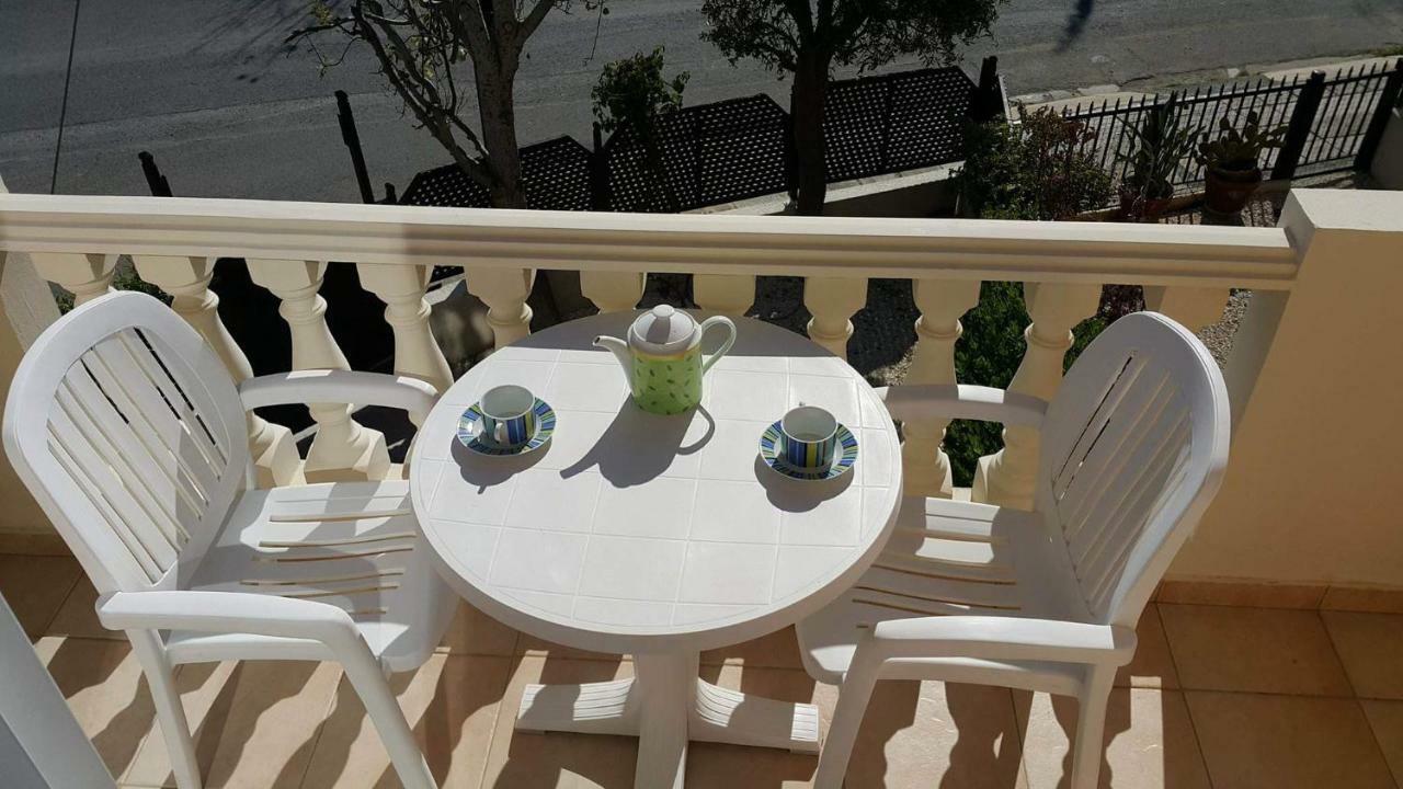 Ivoton Home Pafos Exterior foto