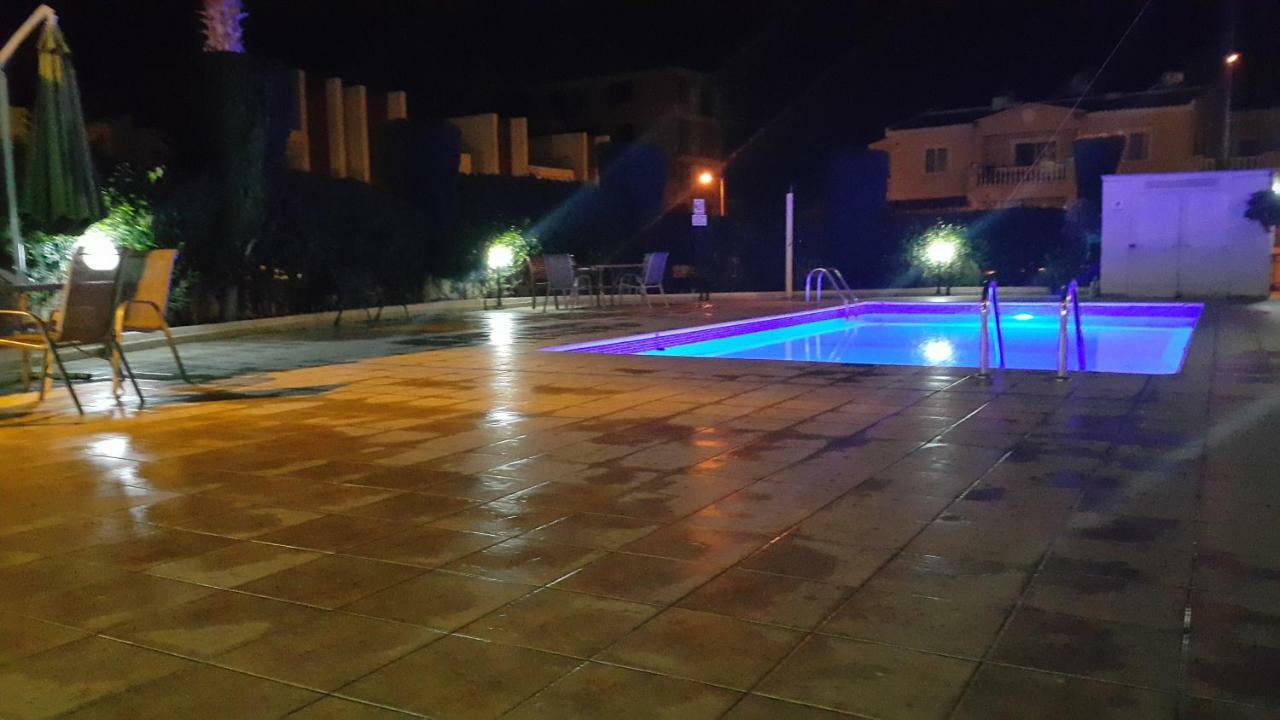 Ivoton Home Pafos Exterior foto
